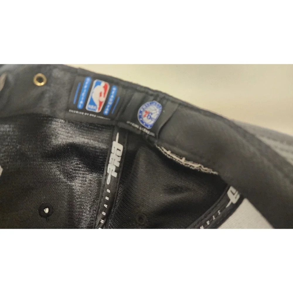 Mitchell &‎ Ness Philadelphia 76ers Fool's Black Leather Patch Brim Snapback Hat